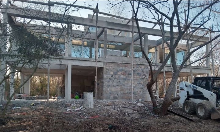 Terraza con piscina en planta alta